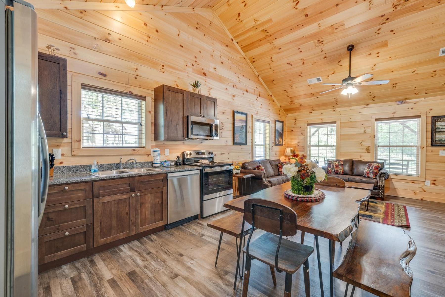 鸽子谷Bear Clubhouse Hot Tub, 1Mile From The Parkway, 900 In Free Tickets!别墅 外观 照片